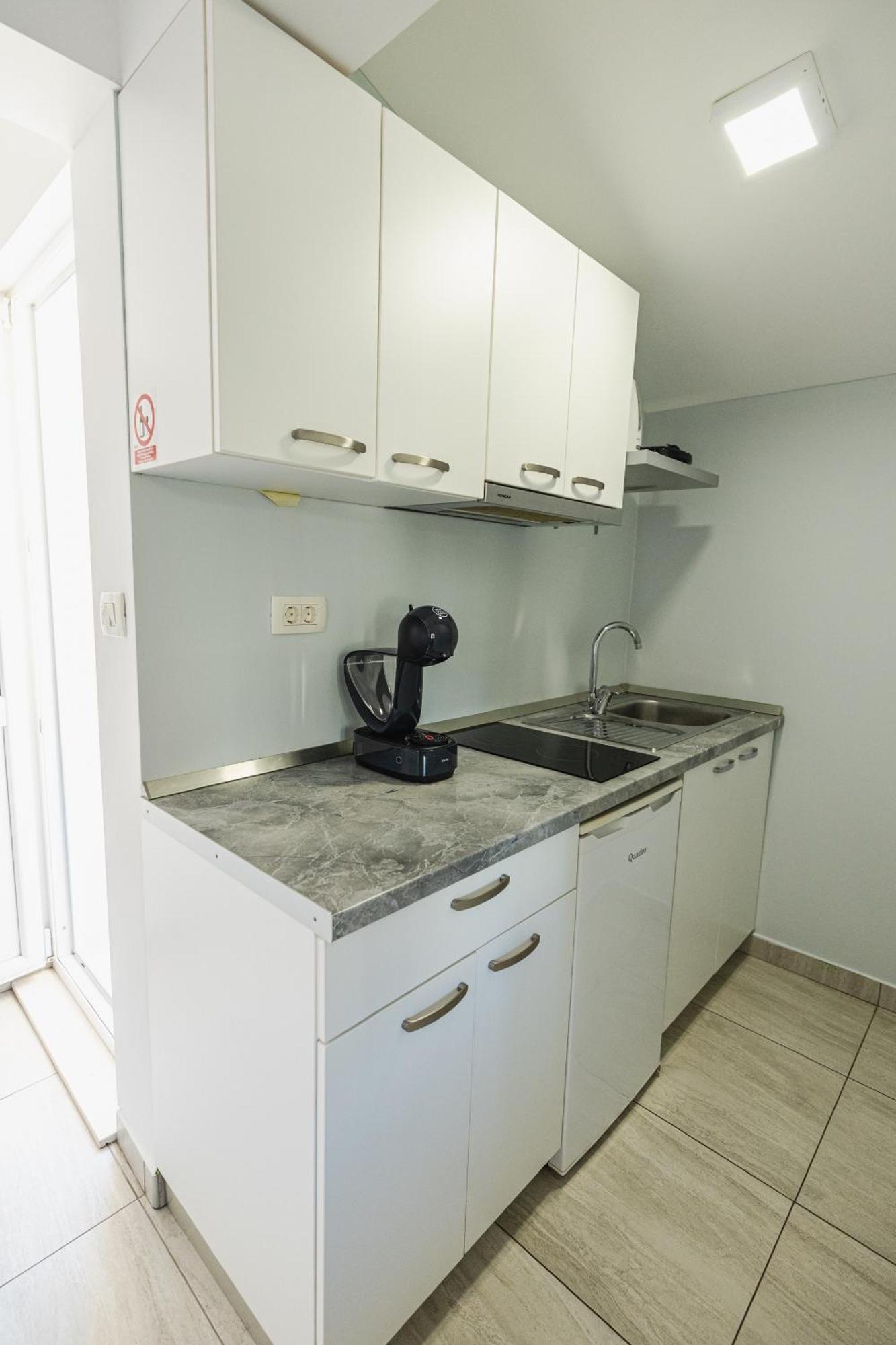 Bruno'S Poolside Apartments - Near Beach Трогір Екстер'єр фото