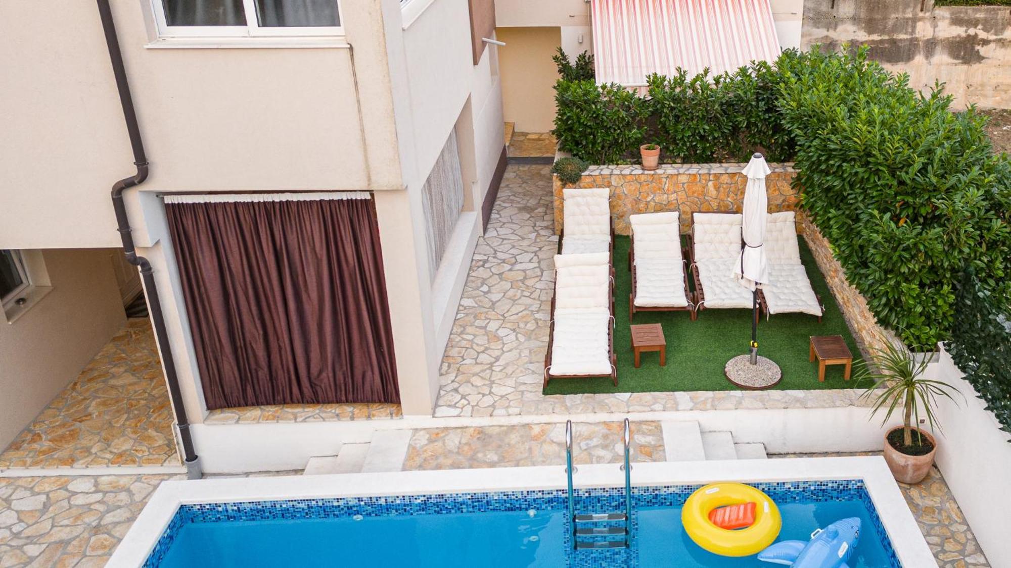 Bruno'S Poolside Apartments - Near Beach Трогір Екстер'єр фото