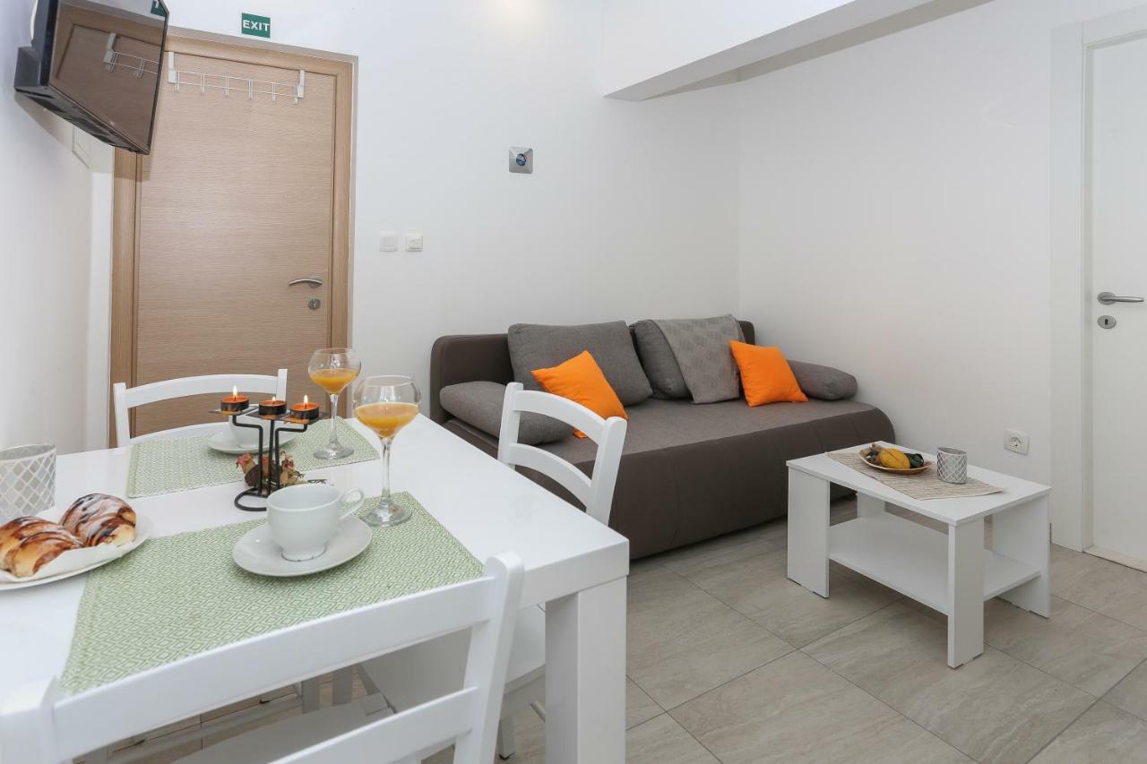 Bruno'S Poolside Apartments - Near Beach Трогір Екстер'єр фото